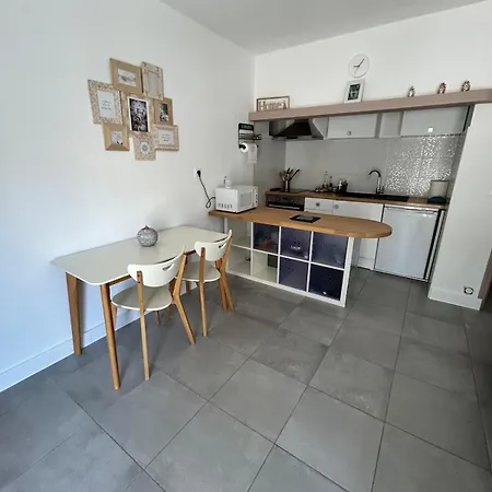 40 M2 Avec Parking Et Petite Terrasse Appartamento *