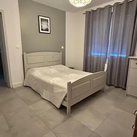 40 M2 Avec Parking Et Petite Terrasse Apartment