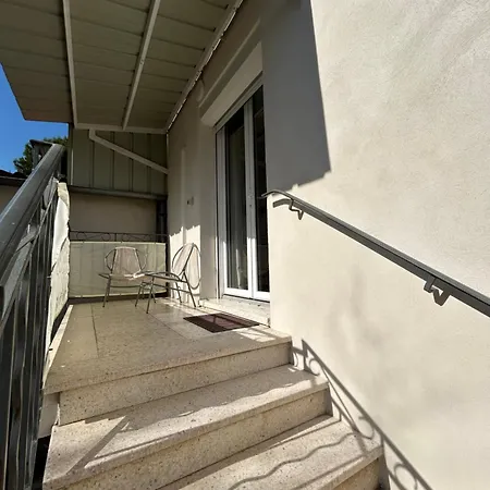 Appartamento 40 M2 Avec Parking Et Petite Terrasse