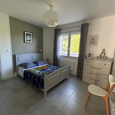 40 M2 Avec Parking Et Petite Terrasse * Montfaucon (Gard)